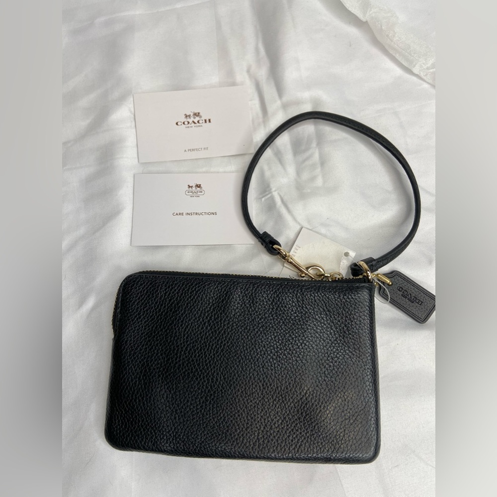 Coach Black Single Wristlet Wallet NWT - Picture 2 of 3